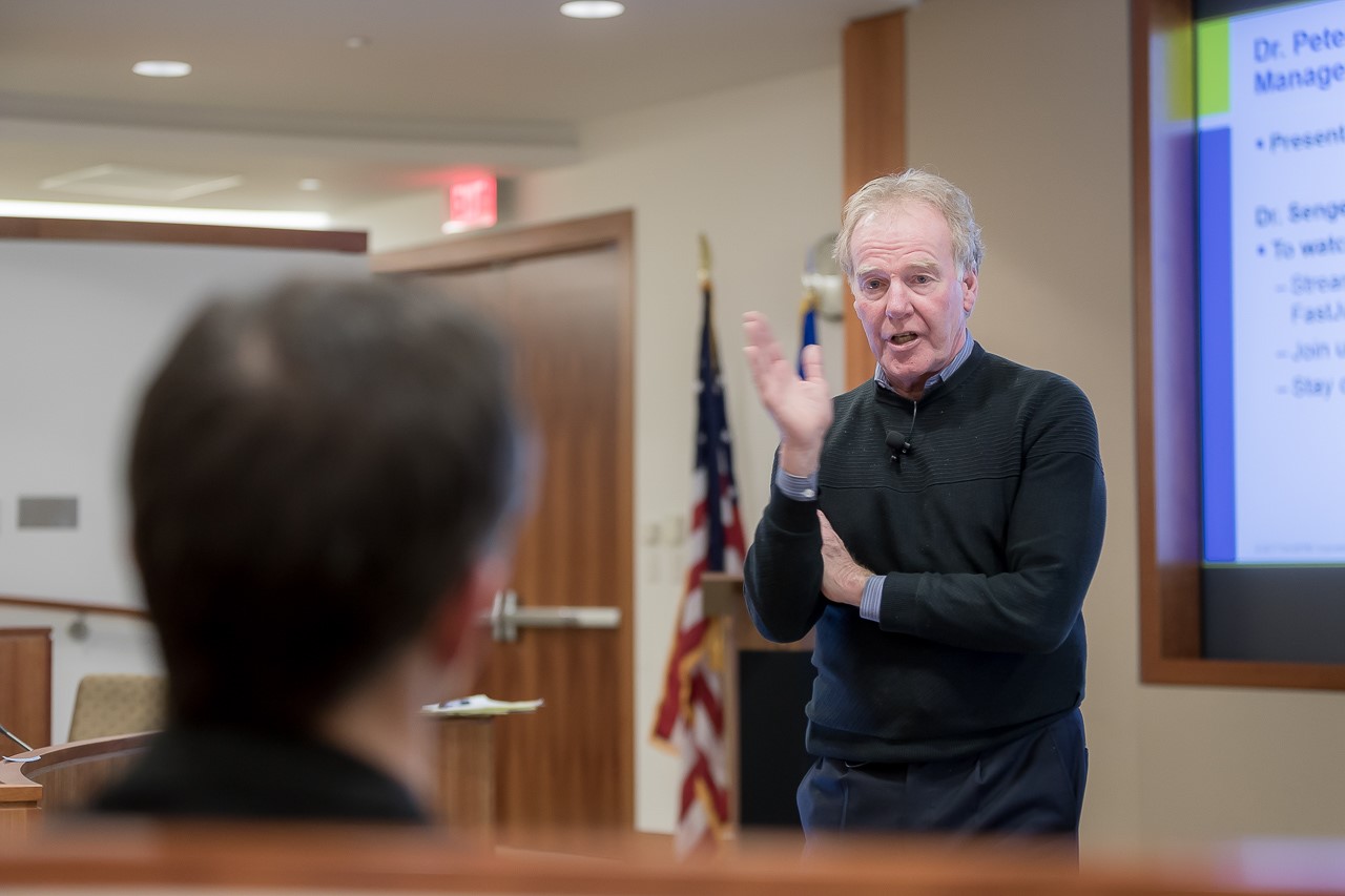 错误和超然悖论：彼得·森格（Peter Senge）博士谈论培养学习组织